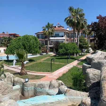 Villa Salida *